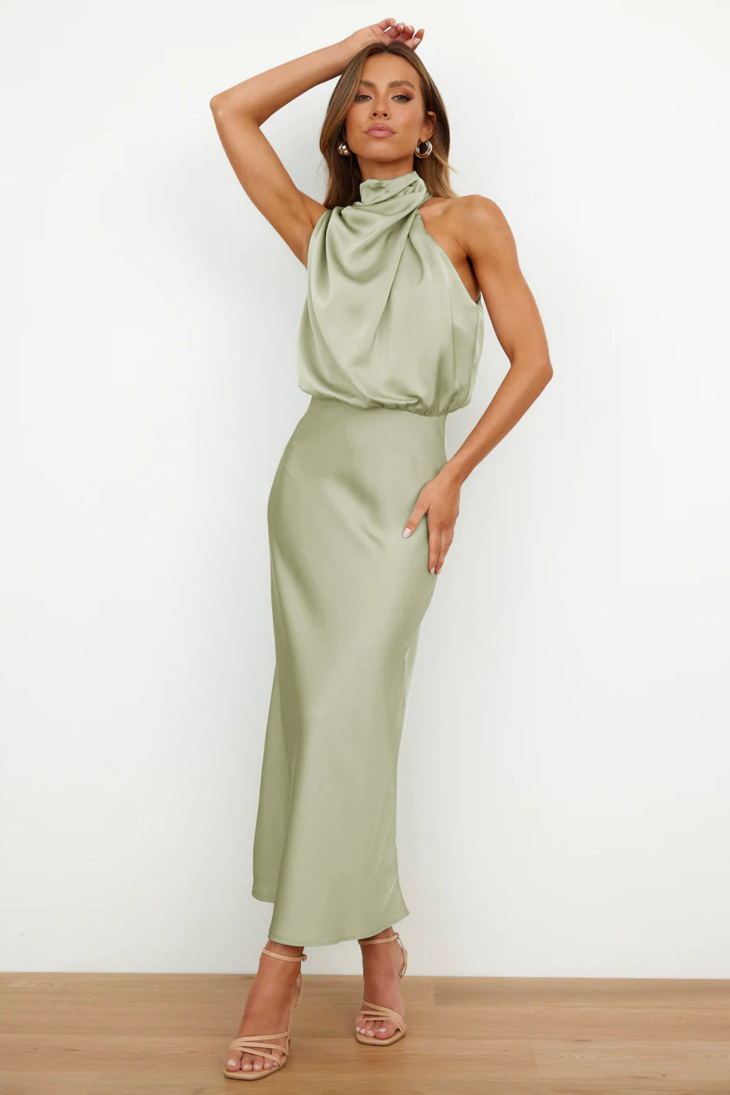 Rochelle | Feminines Satin-Kleid mit Neckholder-Ausschnitt