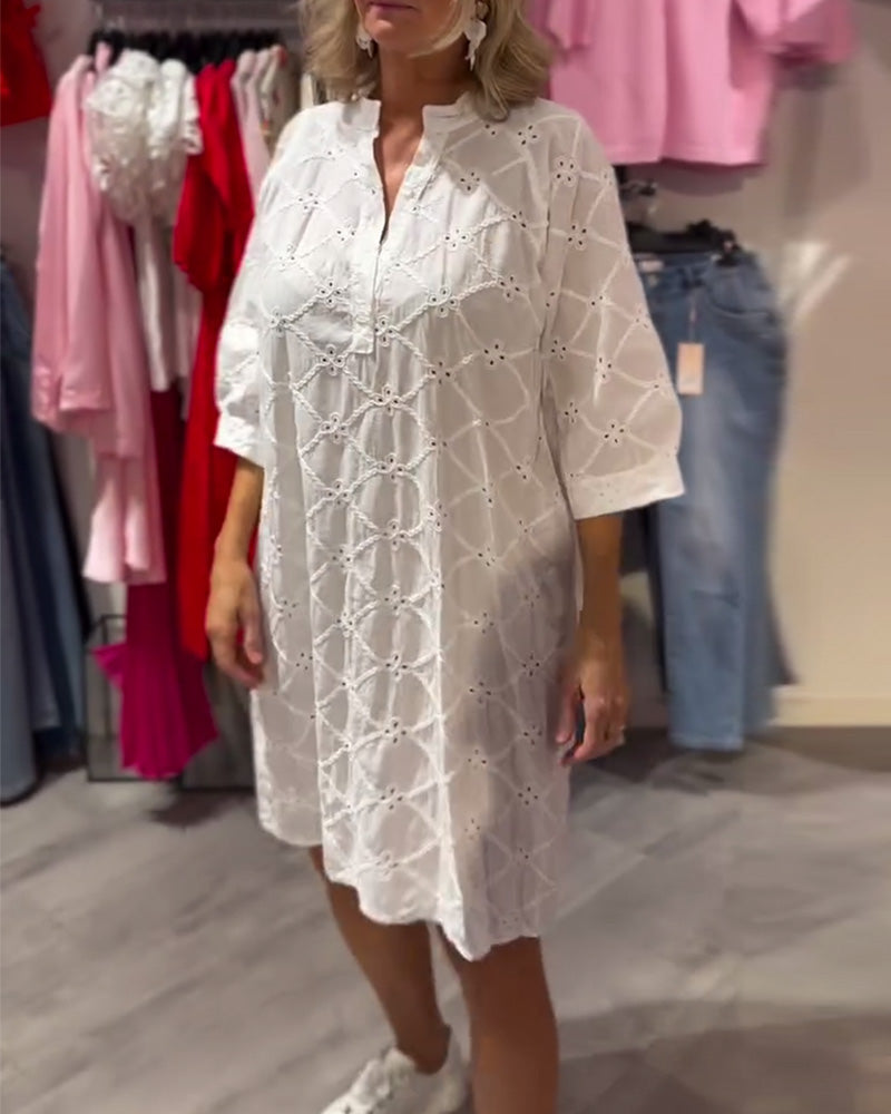 Adalee | feminines Kleid mit weitem Blumen-Ausschnitt