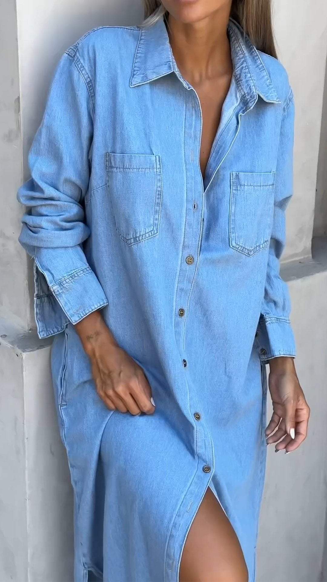 Ada | Stylisches Denim-Kleid mit Klappen und langen Ärmeln