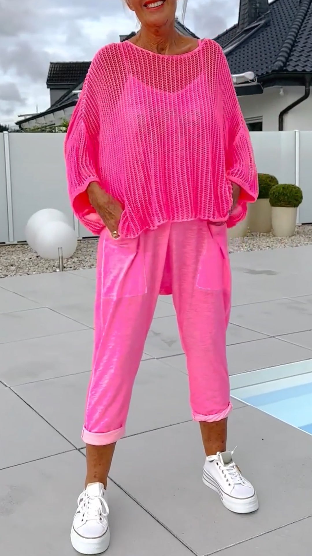 Daniela | lässiger Freizeit-Jumpsuit für Damen mit Smock und Buchstabendruck