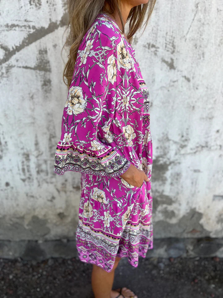 Jewel | Elegantes Kleid mit floralem Design und herzförmigem Ausschnitt