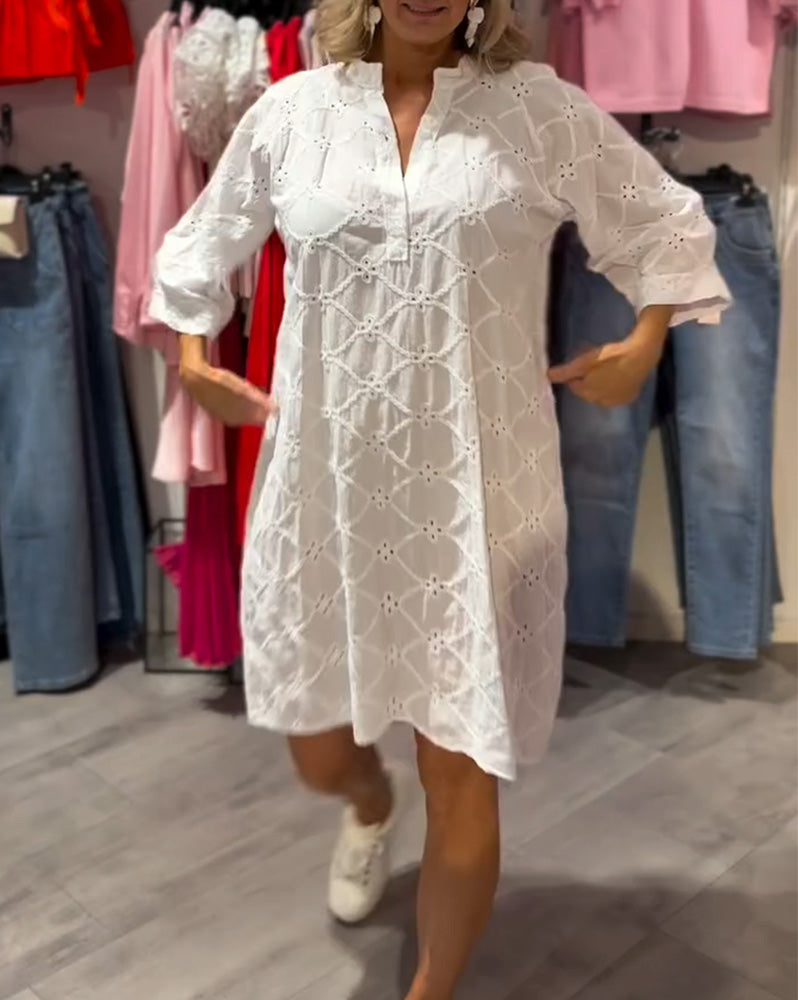 Adalee | feminines Kleid mit weitem Blumen-Ausschnitt