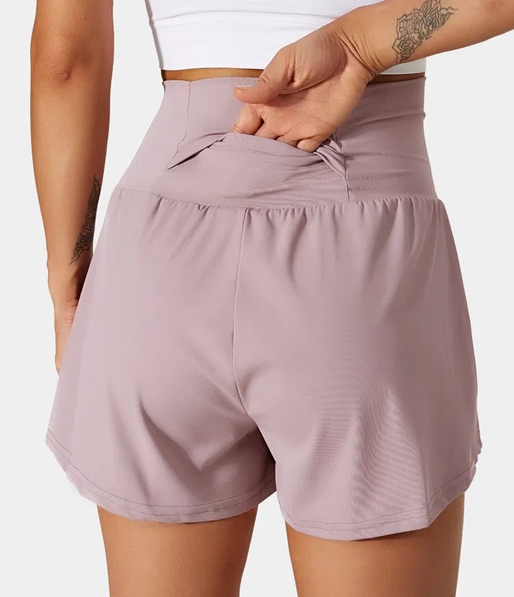 China | Sportliche Shorts mit hoher Taille und fließendem Oberstoff
