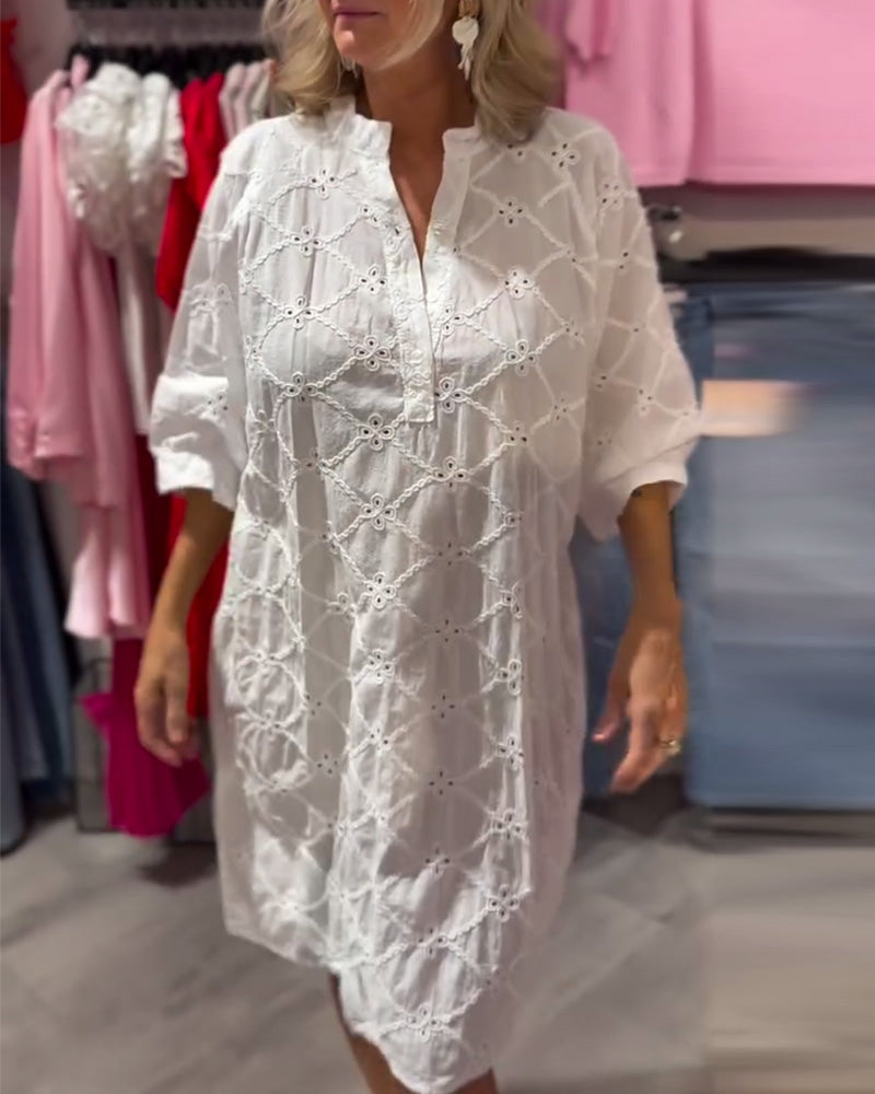 Adalee | feminines Kleid mit weitem Blumen-Ausschnitt