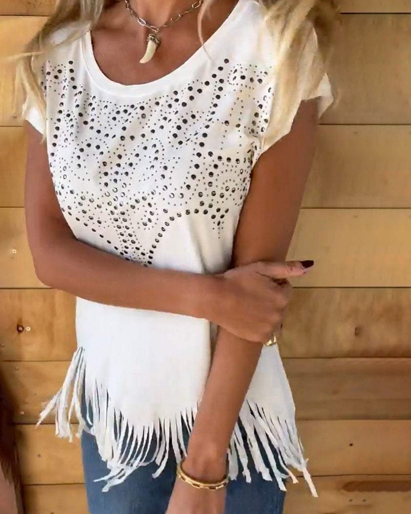 Everly | Modisches T-Shirt mit Nietenfransen-Detail