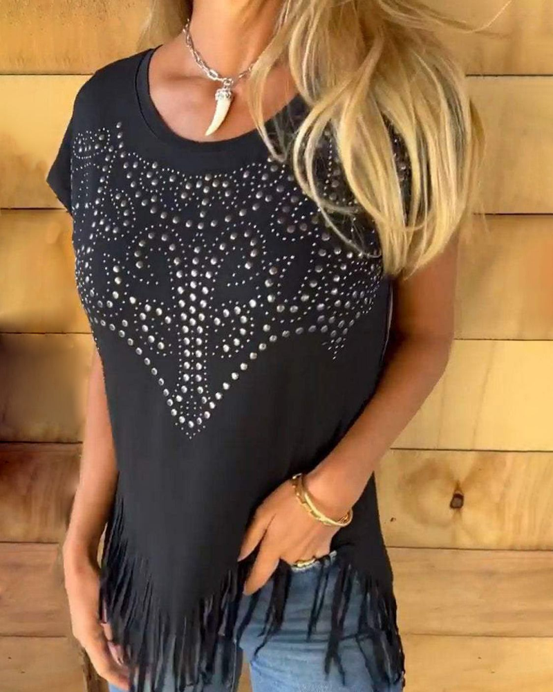 Everly | Modisches T-Shirt mit Nietenfransen-Detail