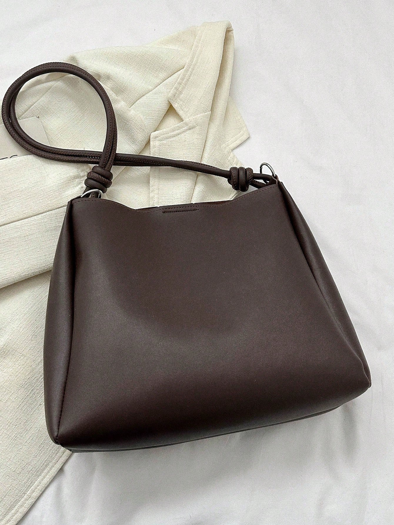 Brizza | Tragetasche mit Detail