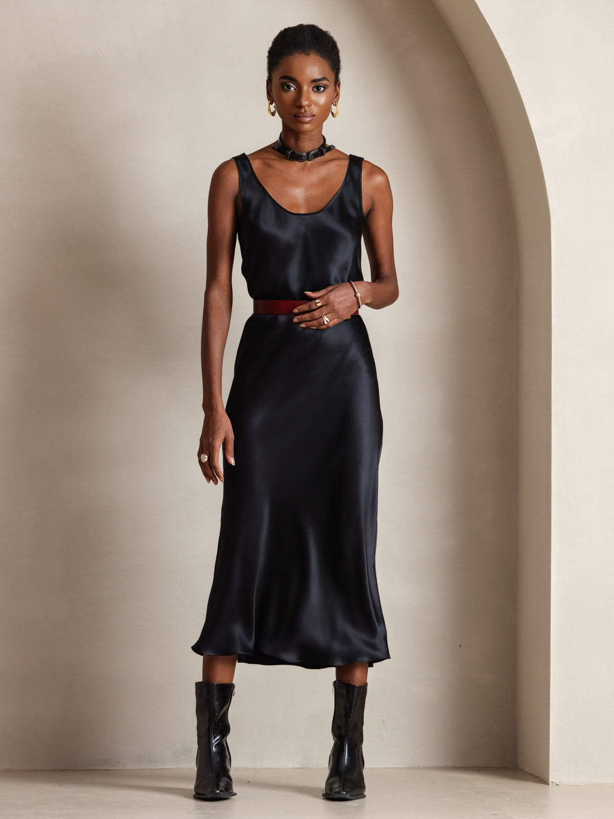 Aliya | langes ärmelloses Kleid aus reiner Seide