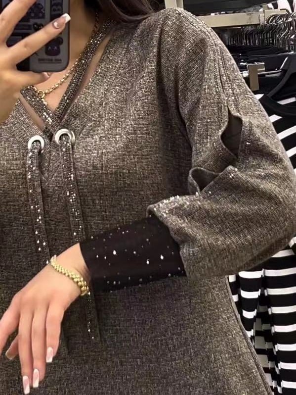 Mianna | Stylisches langärmeliges Kleid mit Kordelzug am Dekolleté