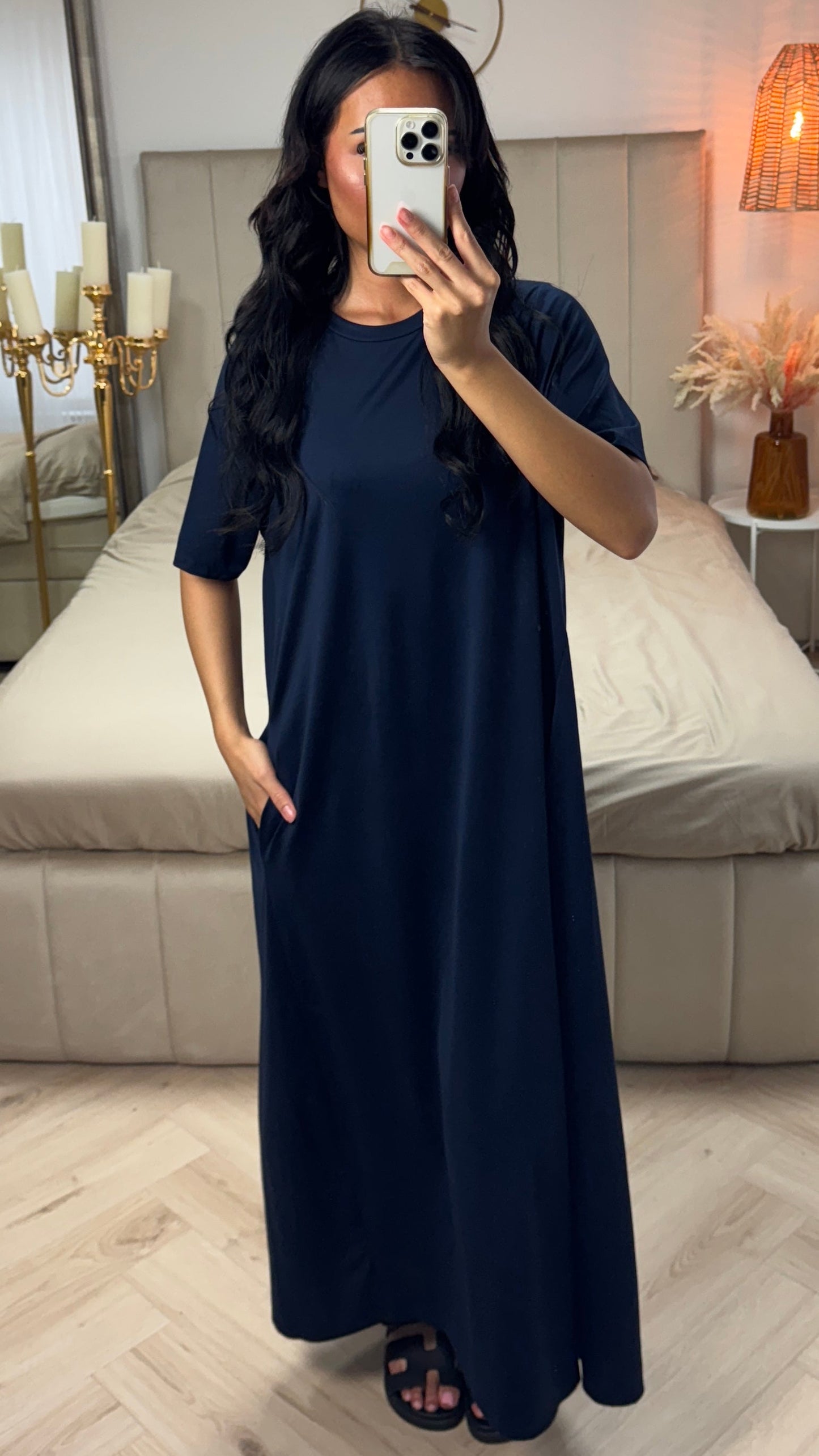 Cassandra | feminines Kleid in Abaya-Style mit kurzen Ärmeln