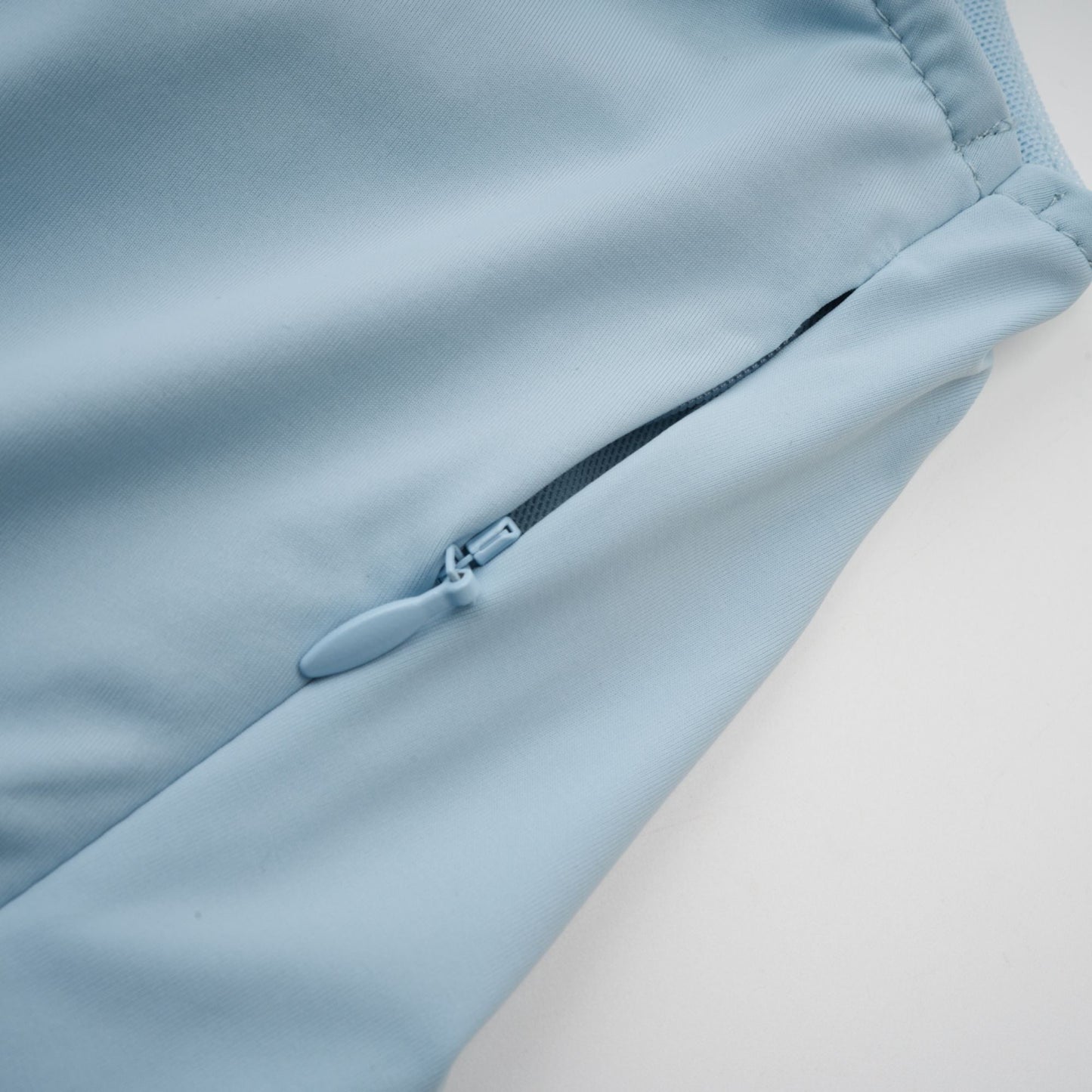 Mercy | modisches Kleid mit asymmetrischem Schnitt