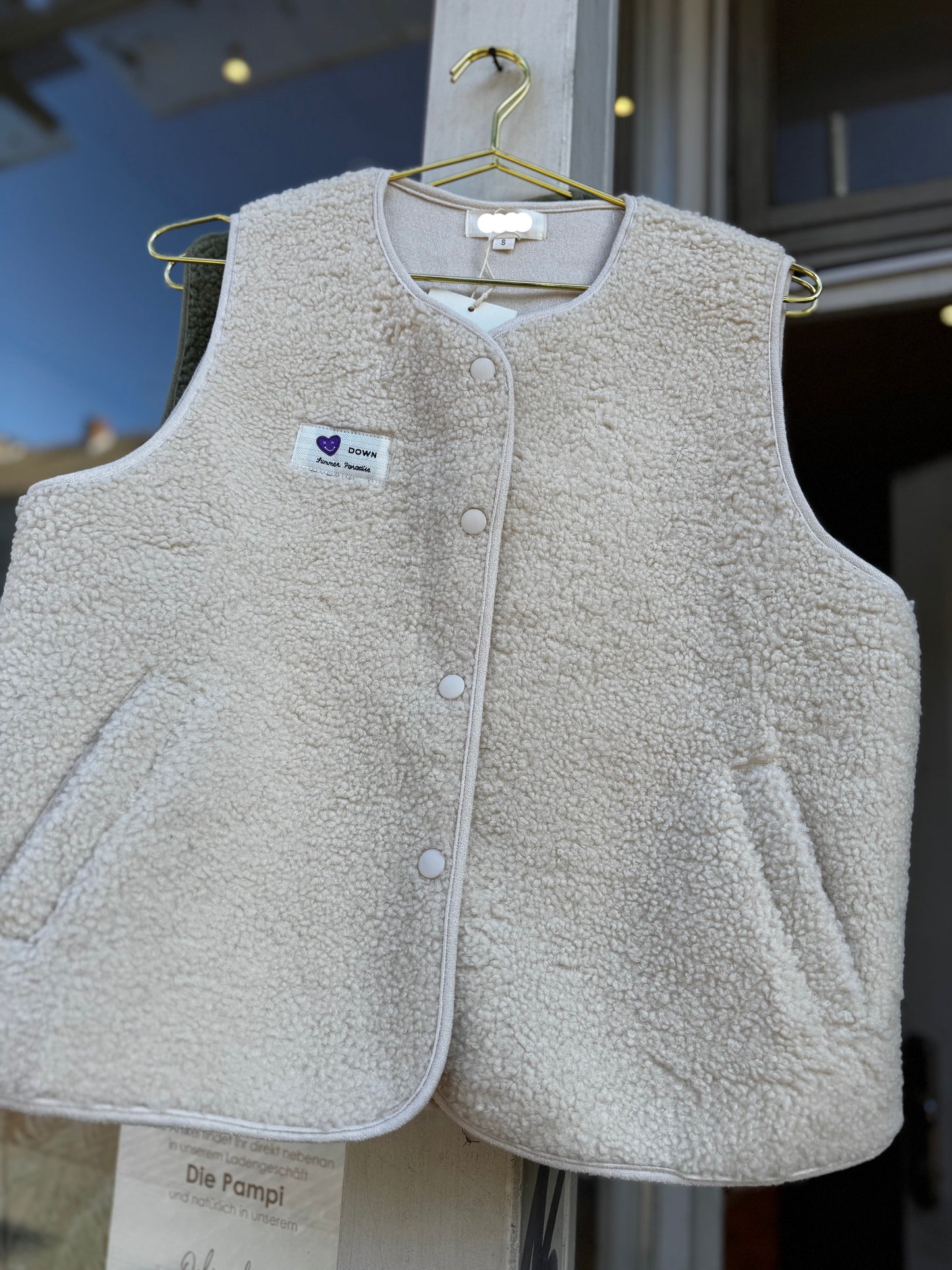 Heddy | Weste mit Herzsmile-Patch