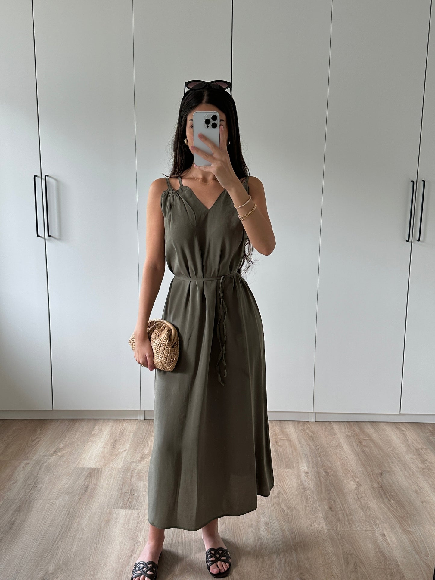 Elani | modisches Damenkleid, stilvolle Schnürung.