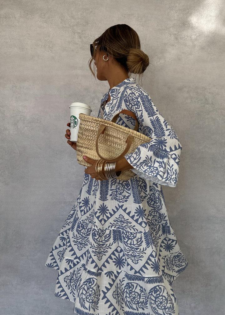 Heli | Blaues Minikleid mit V-Ausschnitt und Ärmeln