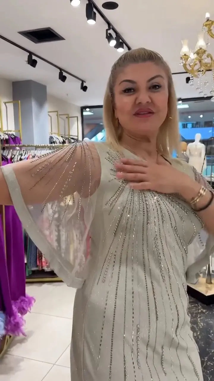 Lucy | modernes Damenkleid, schmeichelnde Passform.