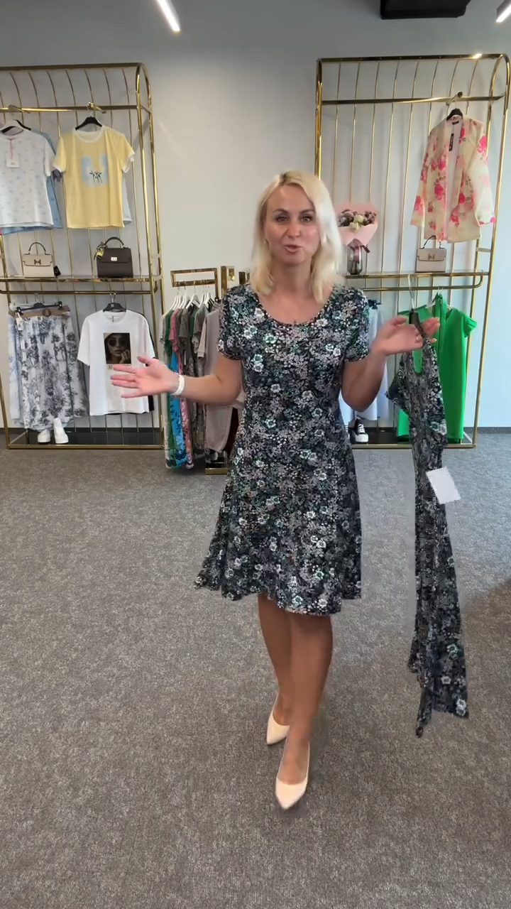 Kiera | stilvolles Kleid mit Rundhalsausschnitt