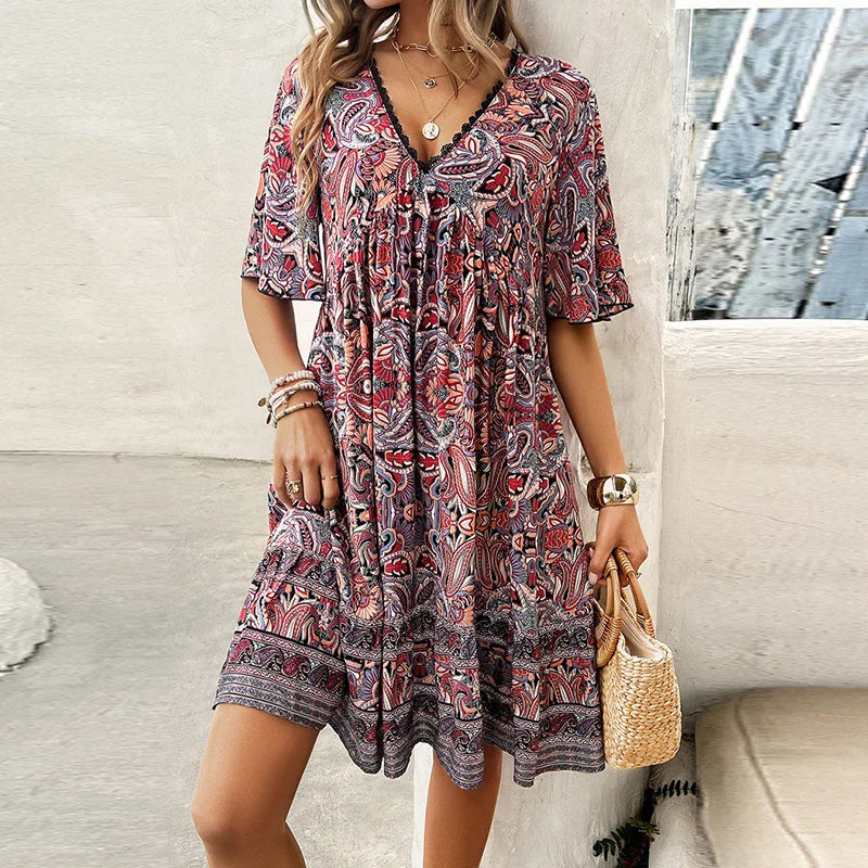 Frenchie | Schickes Ferienkleid mit V-Ausschnitt für den Sommer