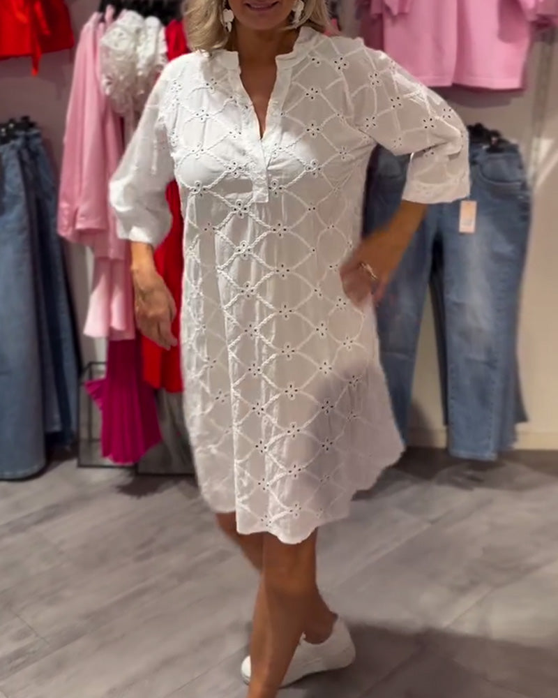 Adalee | feminines Kleid mit weitem Blumen-Ausschnitt