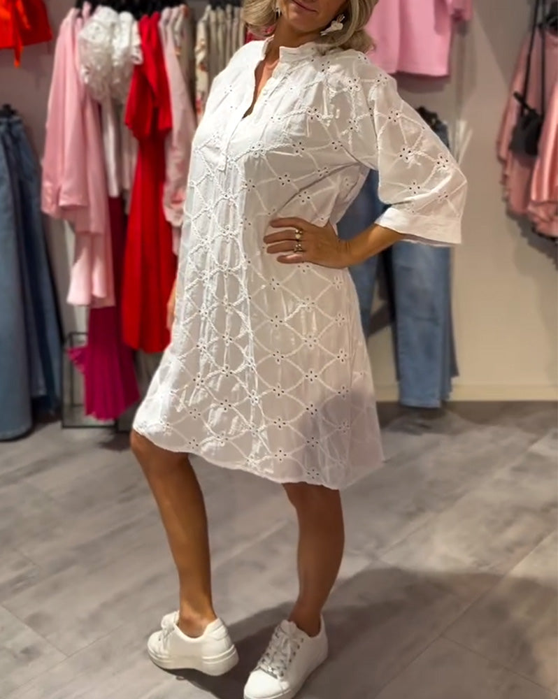 Adalee | feminines Kleid mit weitem Blumen-Ausschnitt