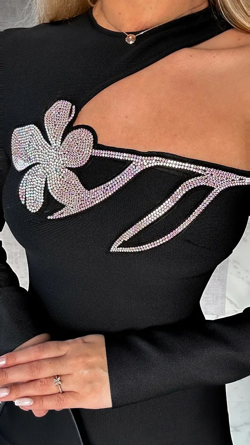 April | Modisches Damenkleid, schöner Ausschnitt & schick