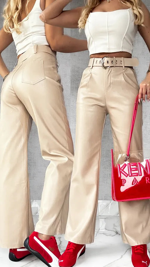 Alia | Damenhose aus Stretch-Kunstleder, mit Gürtel & stylisch