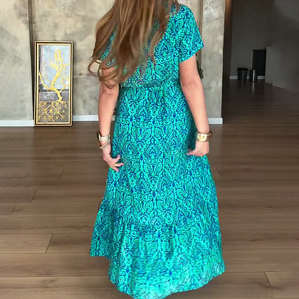 Yara | zeitloses Blumenkleid in Übergröße für jeden Anlass