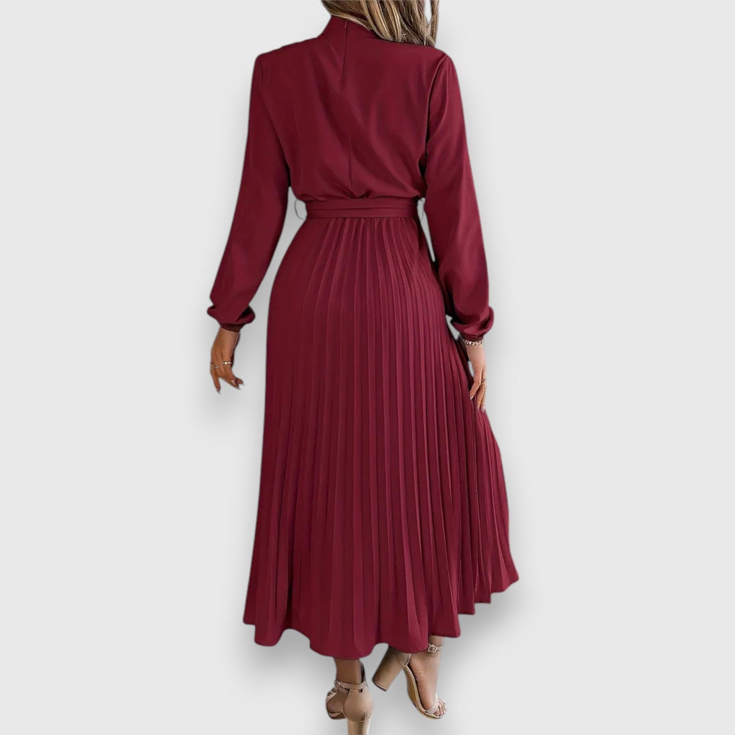 Khai | Feminines Plissee-Kleid mit edlem Schnitt
