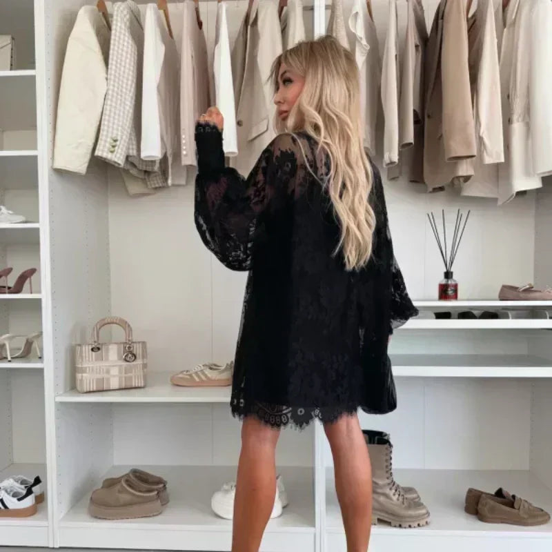 Lacie | Feminines Minikleid aus Spitze mit Schleifen-Detail