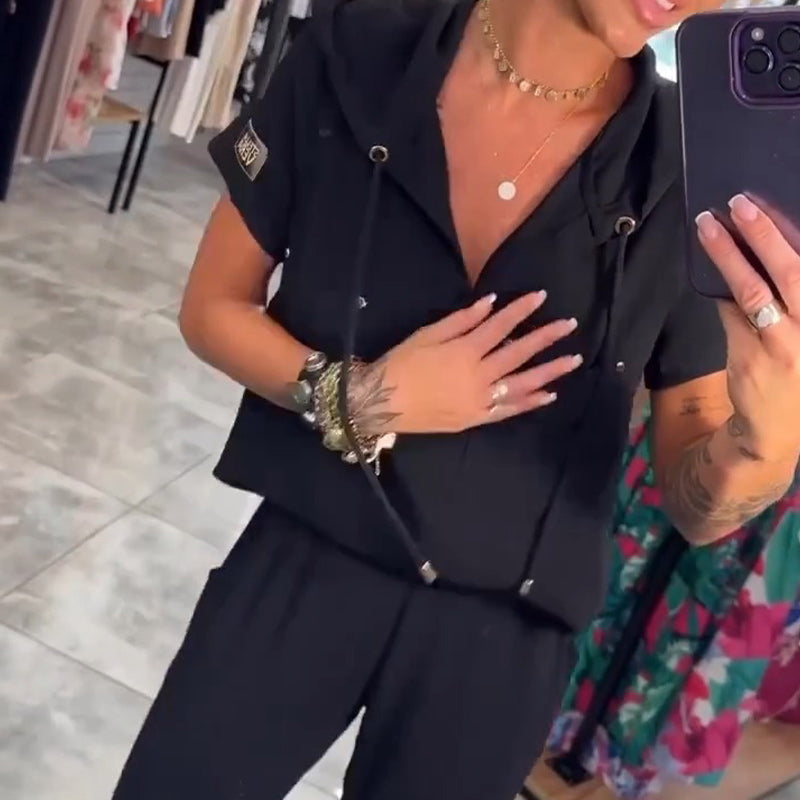 Akishia | Zweiteiler mit Kapuzen-Top und V-Ausschnitt