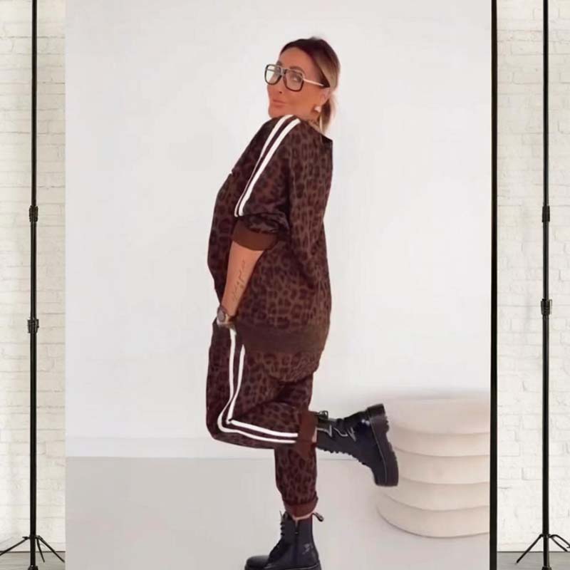 Reina | Damen-Zweiteiler, mit Leopardenmuster & modern