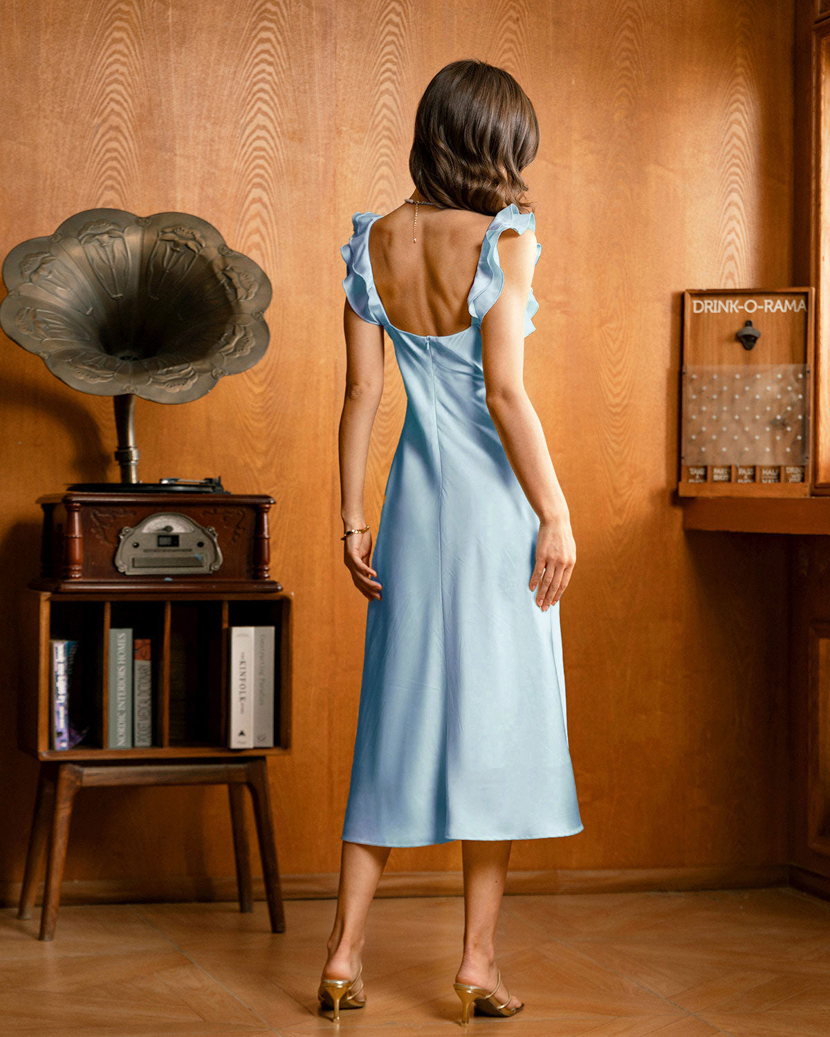 Hyra | Blaues Satin-Midikleid mit Rüschen