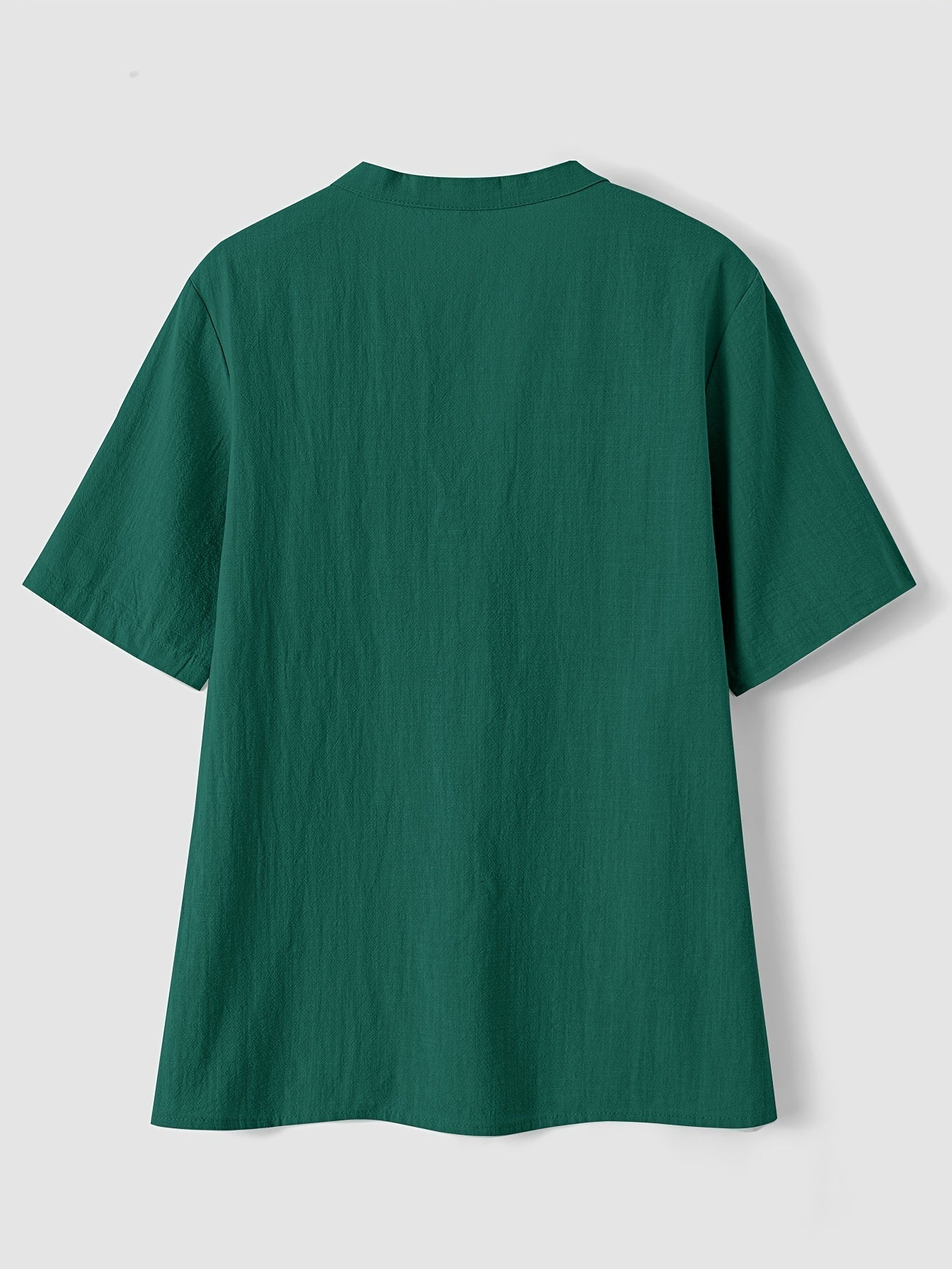 Sofia | feminines Oberteil mit V-Ausschnitt und dekorativer Knopfleiste