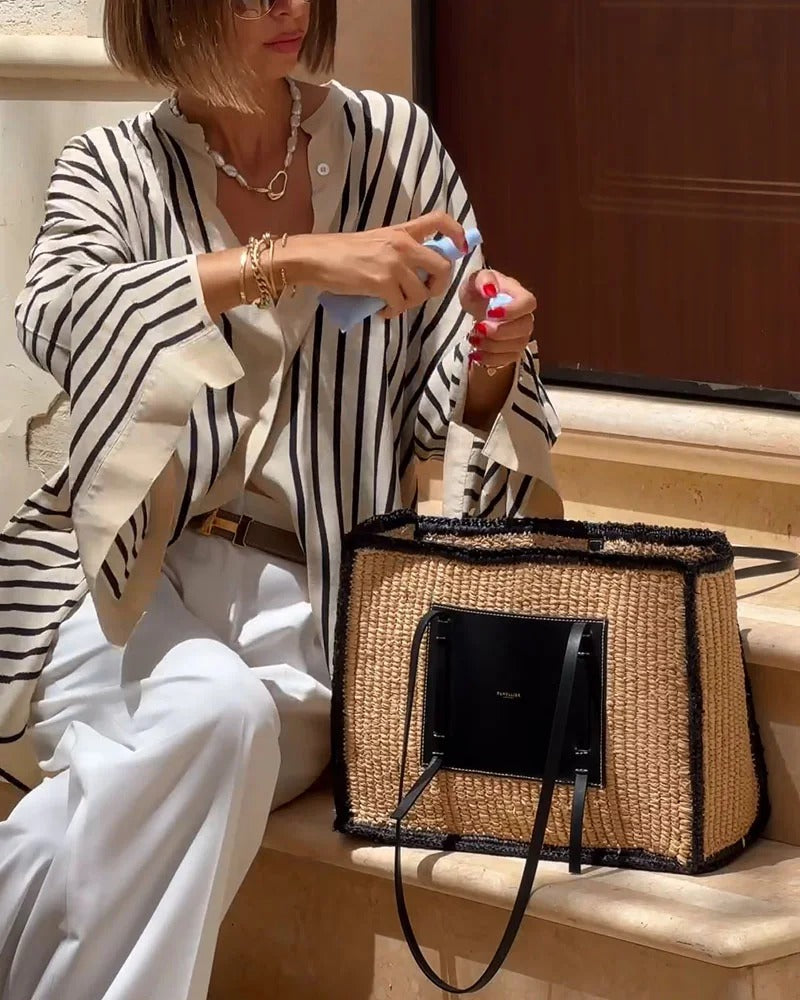 Soraya | trendiges Damenhemd, Streifen im Kontrastdesign.