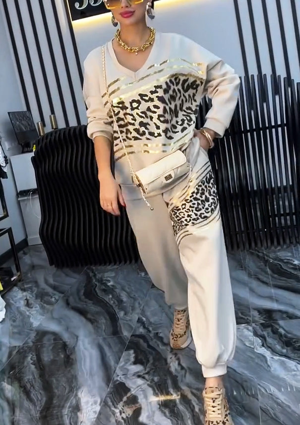 Alanna | Damenanzug, modern mit V-Ausschnitt