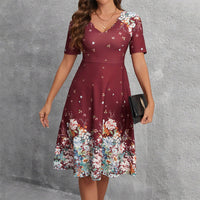 Cassandra™ | Lässiges Damenkleid mit Herzausschnitt und floralem Muster