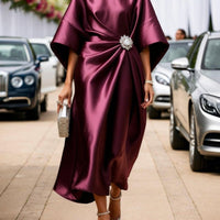 Barbara | stilvolles Satin-Kleid mit luxuriösem Glanz