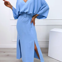 Mazie | stilvolles Maxikleid mit seitlichen Schlitzen und Gürtel