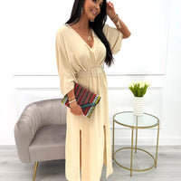 Mazie | stilvolles Maxikleid mit seitlichen Schlitzen und Gürtel
