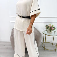 Amyra | modisches Set mit Gürtel für Damen