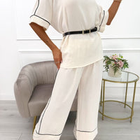 Amyra | modisches Set mit Gürtel für Damen