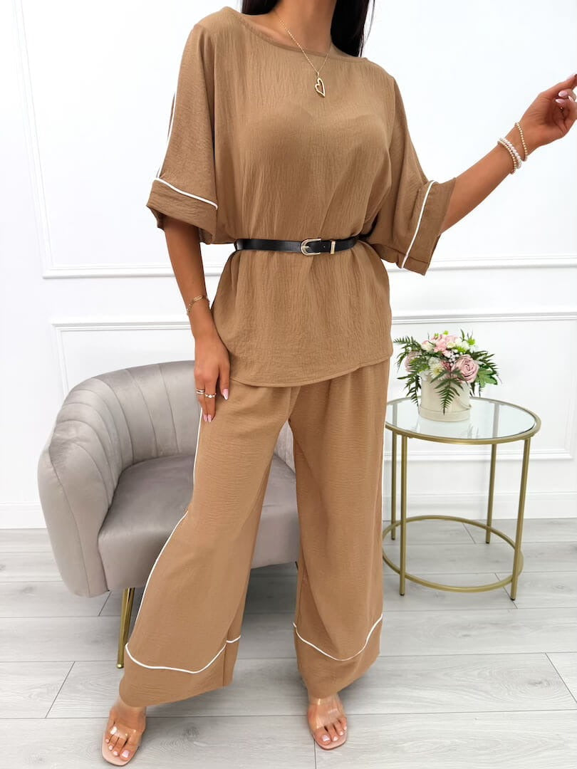 Amyra | modisches Set mit Gürtel für Damen