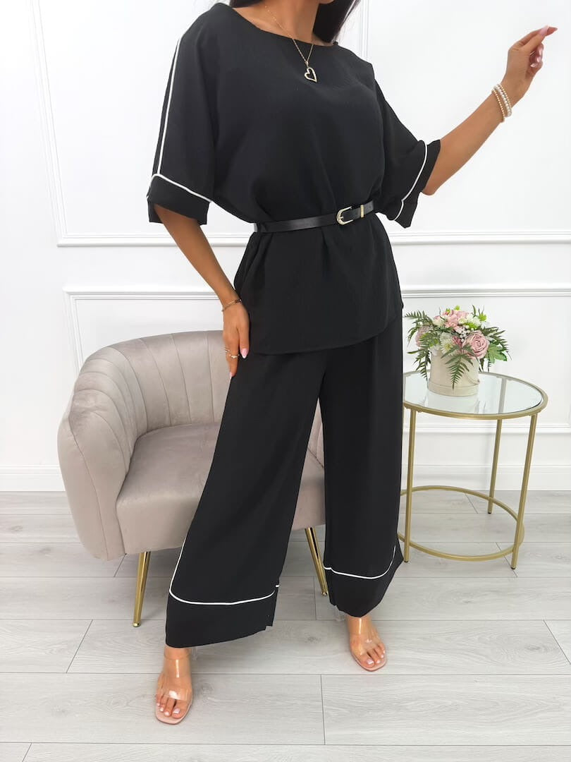 Amyra | modisches Set mit Gürtel für Damen