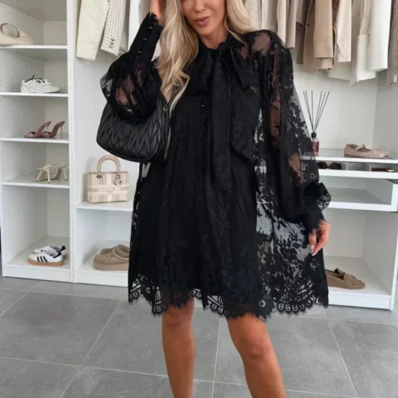 Lacie | Feminines Minikleid aus Spitze mit Schleifen-Detail