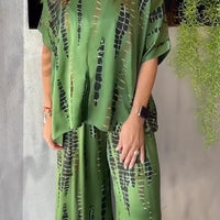 Kirsten | stilvoller Satin-Freizeitanzug mit rundem Ausschnitt für Damen