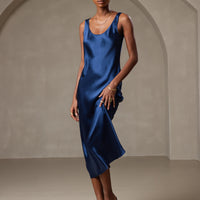 Aliya | langes ärmelloses Kleid aus reiner Seide