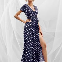 Savannah | Lässiges Kleid mit geteiltem Punktmuster