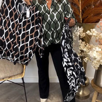 Zaniyah | lässige Bluse mit elegantem Muster