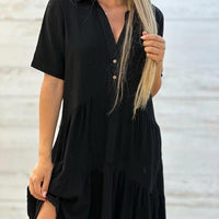 Lia | Lockeres monochromes kurzärmeliges Kleid für Damen