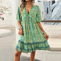 Frenchie | Schickes Ferienkleid mit V-Ausschnitt für den Sommer