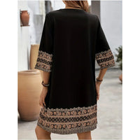 Eleanor | modisches Kleid, femininer V-Ausschnitt, trendiger Print.